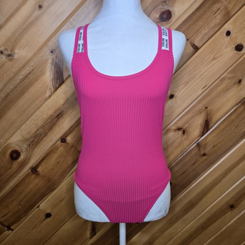 Victoria's Secret Sport Pink Ribbed Strappy Logo Bodysuit Size Small